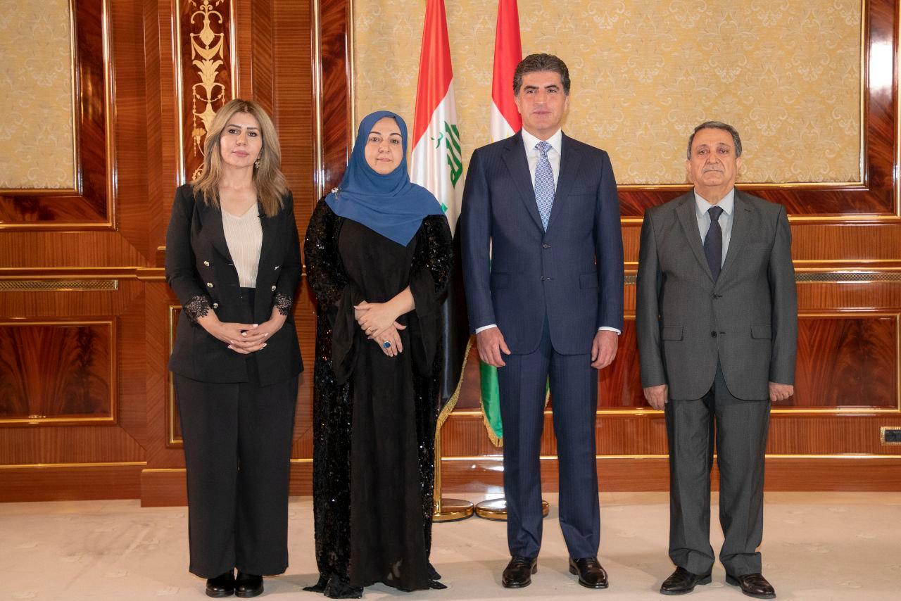 Mona Yuhanna Yaqo, Parlamento Başkanı Rewaz Fayeq, Başkan Neçirvan Barzani ve Yargı Başkanı Bengin Kasım